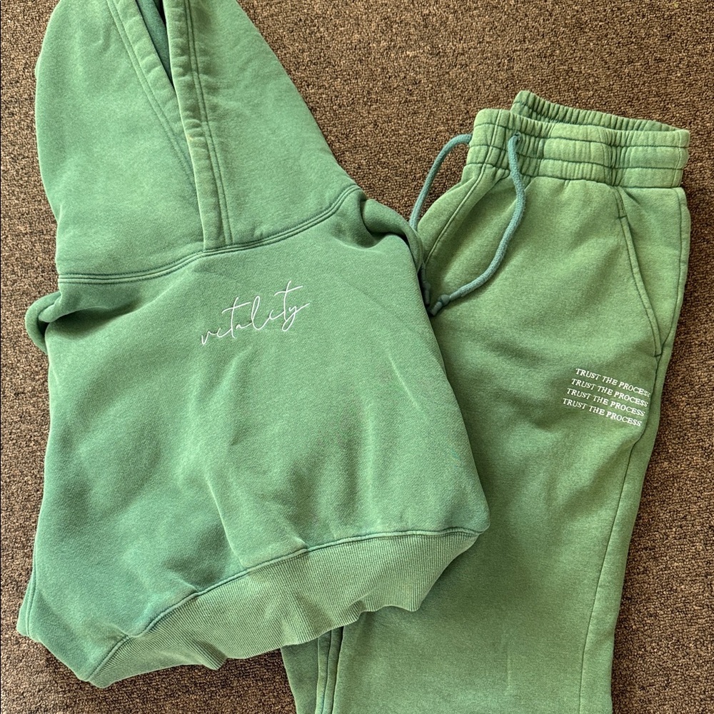 Green Vitality Sweat Set